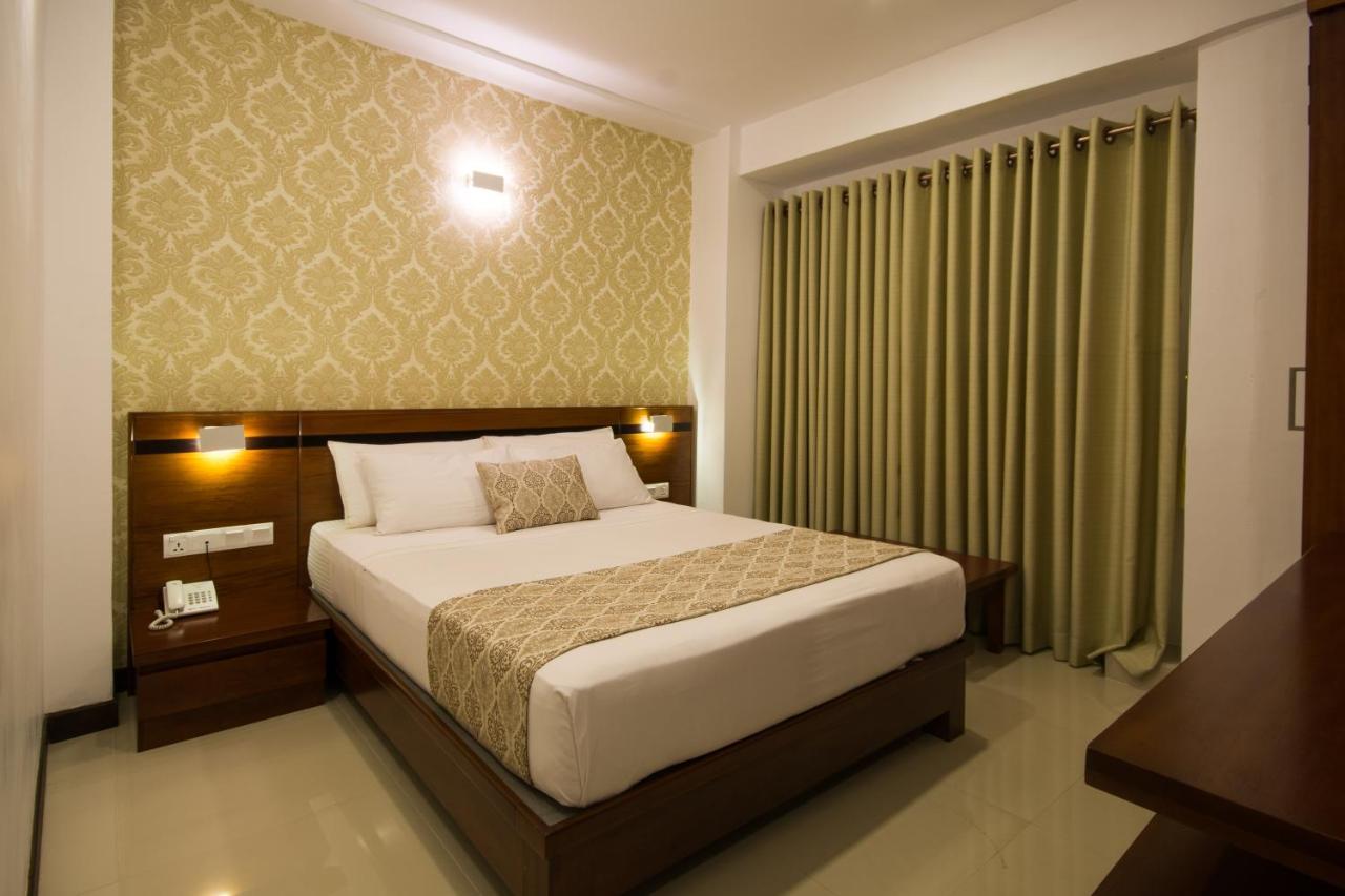 Ceyloni City Hotel Kandy Exteriér fotografie
