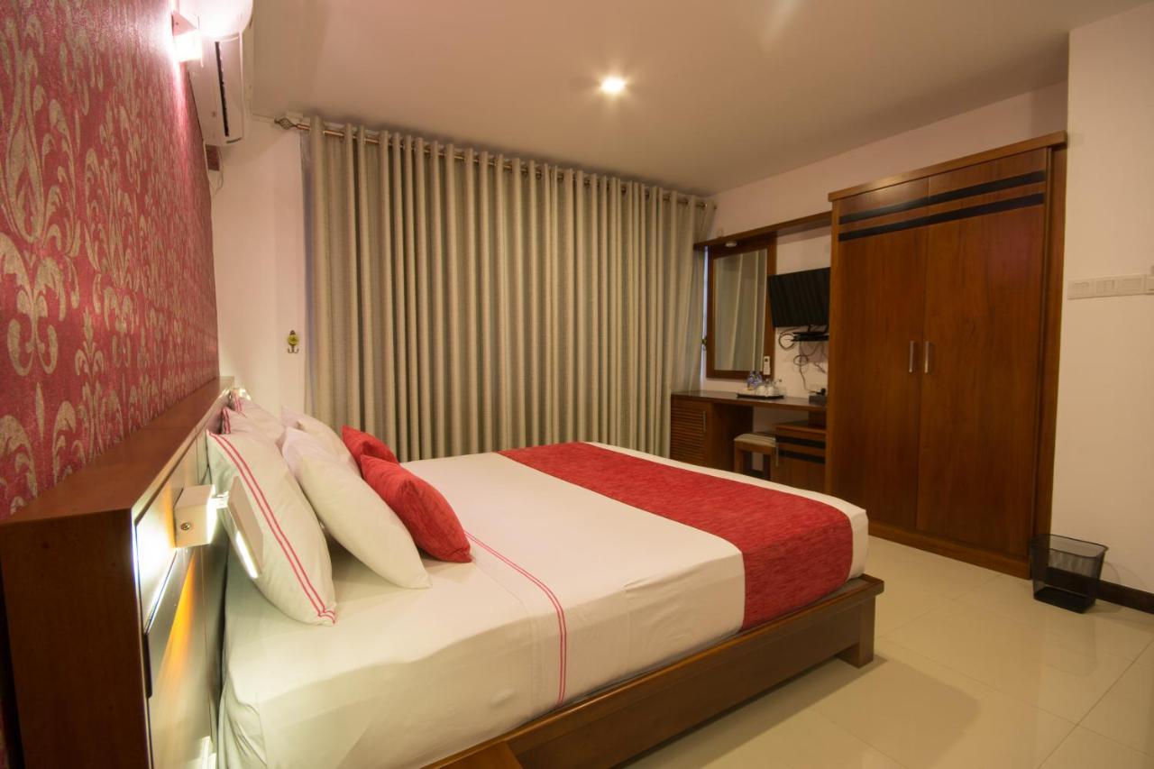 Ceyloni City Hotel Kandy Exteriér fotografie